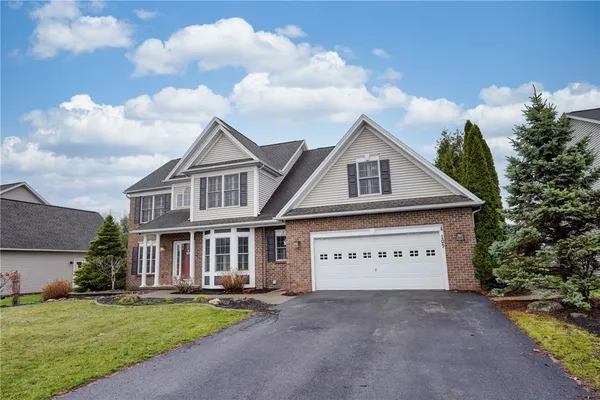 $499,900 | 109 Whistlers Cove Lane, Greece, NY 14612