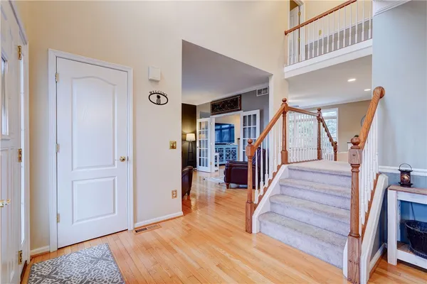 $499,900 | 109 Whistlers Cove Lane, Greece, NY 14612