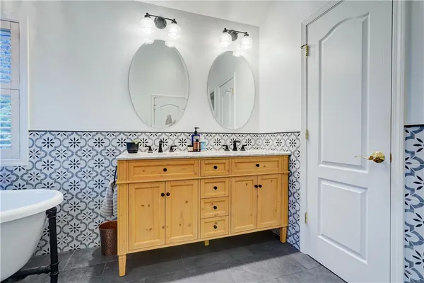 $499,900 | 109 Whistlers Cove Lane, Greece, NY 14612