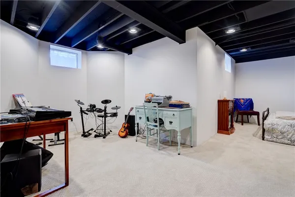 $499,900 | 109 Whistlers Cove Lane, Greece, NY 14612