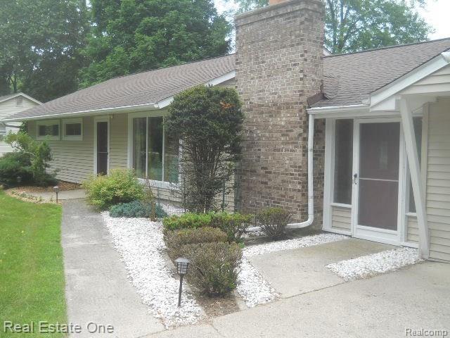6536 Mayfair Road Utica, MI 48317 - Photo 2 of 17 DSCN5172.JPG