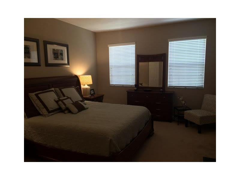 9217 Southwest 170th Place Miami, FL 33196 - Photo 17 of 41 Photo 17