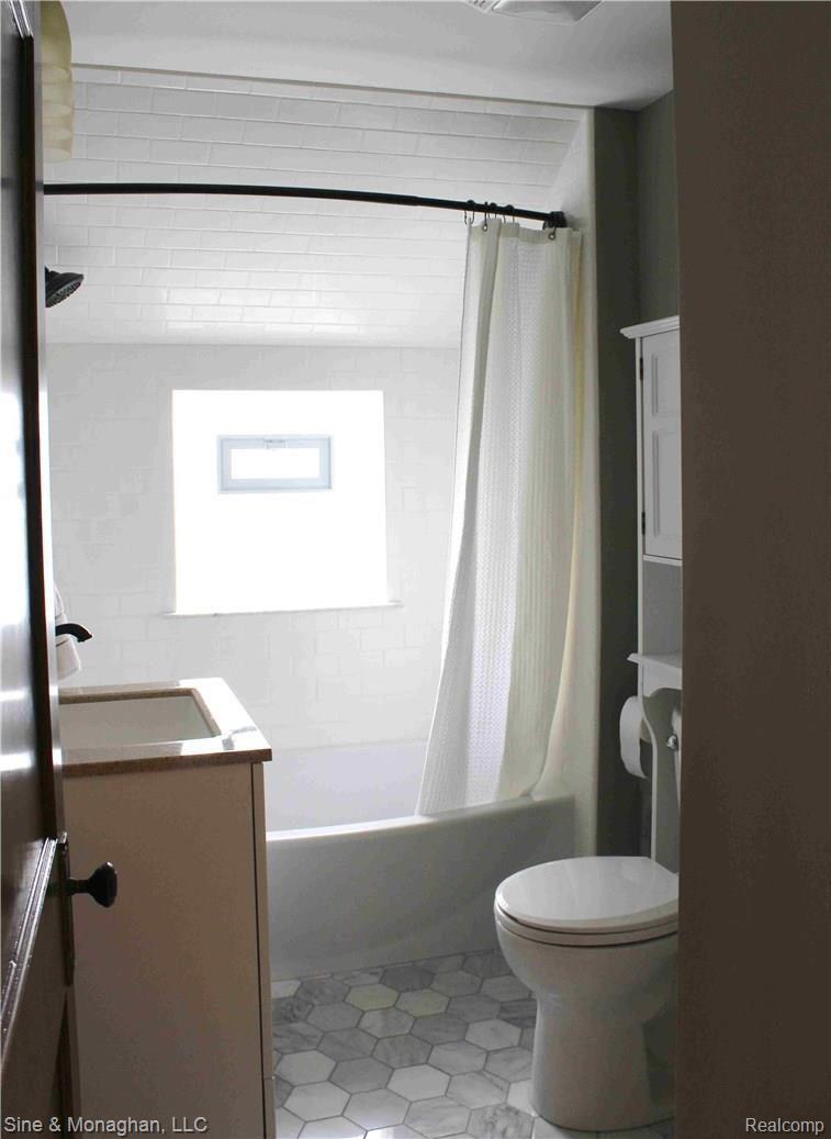 1527 Crooks Road Royal Oak, MI 48067 - Photo 18 of 19 All new full bath