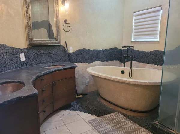 $4,997 | 1953 Freedom Drive, Clearwater, FL 33755