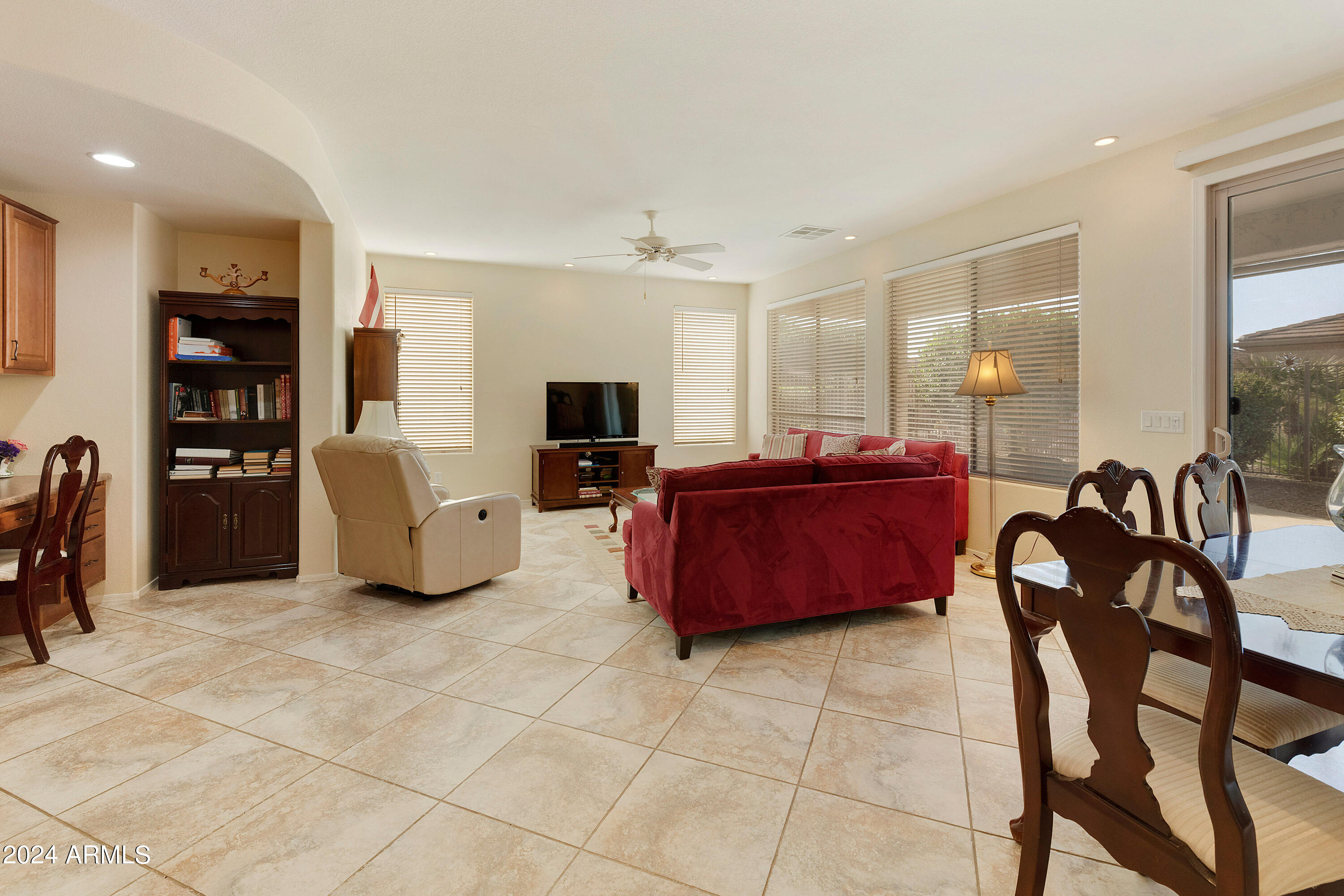 4649 East Rakestraw Lane Gilbert, AZ 85298 - Photo 5 of 43 4649 E-006-009-pat-MLS_Size