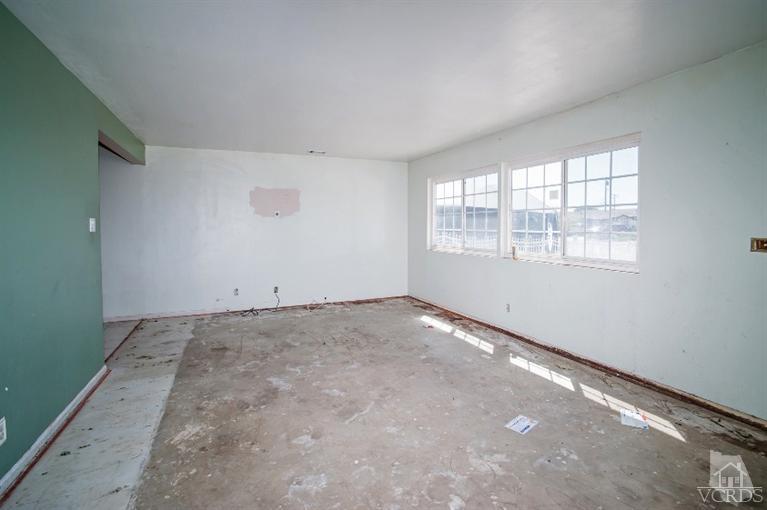 311 West Bard Road Oxnard, CA 93033 - Photo 7 of 10 an empty room with windows