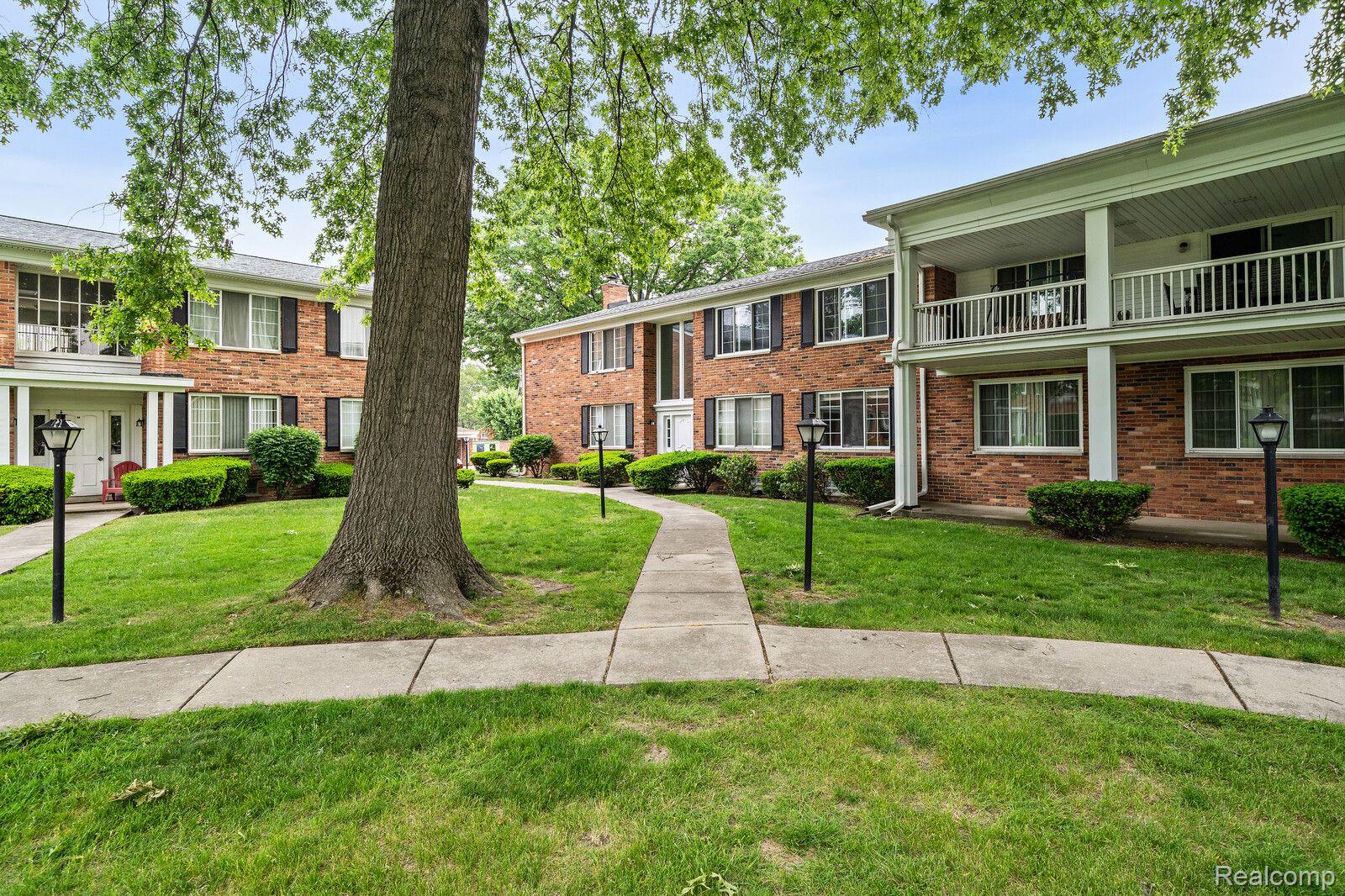 29514 Hoover Road Warren, MI 48093 - Photo 2 of 25 Gallery Image 2