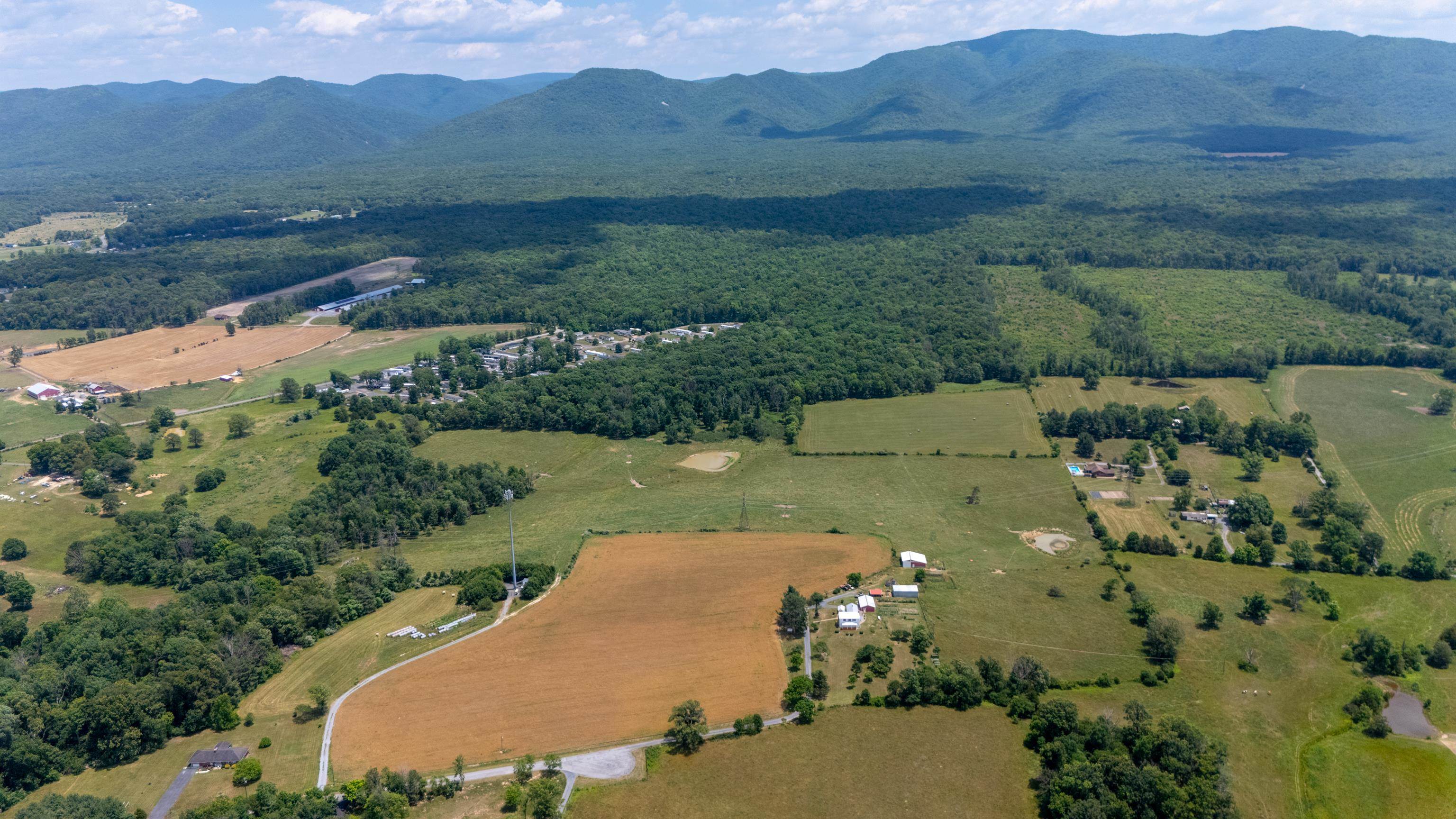139 Teter Road Grottoes, VA 24441 - Photo 4 of 68
