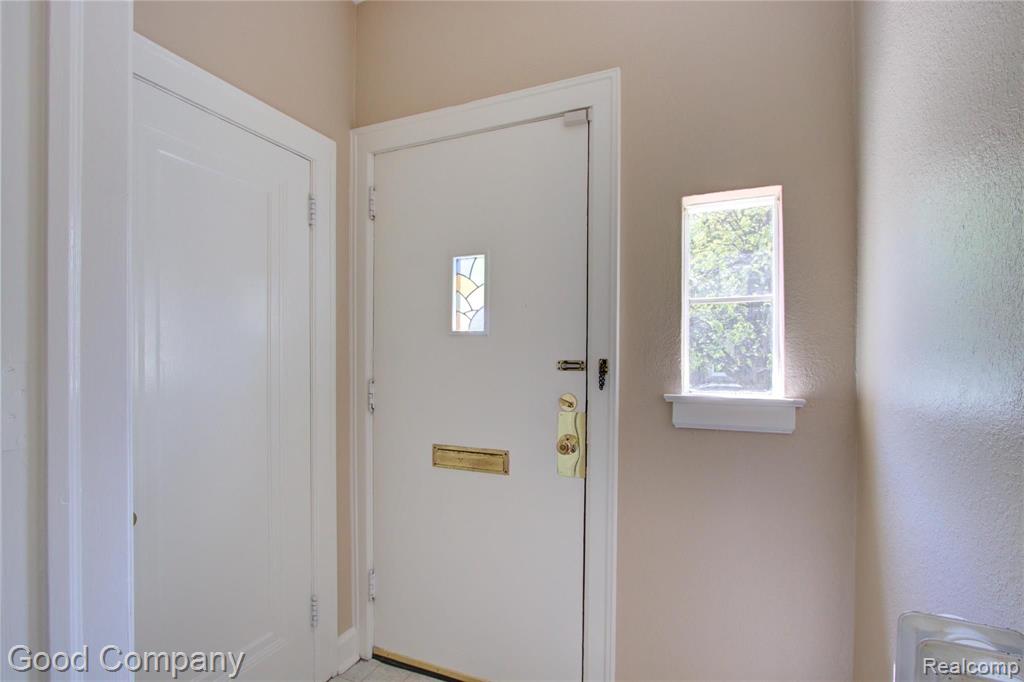 266 McMillan Road Grosse Pointe Farms, MI 48236 - Photo 8 of 33