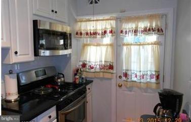 52 Hillvale Road Baltimore, MD 21229 - Photo 12 of 21 Kitchen