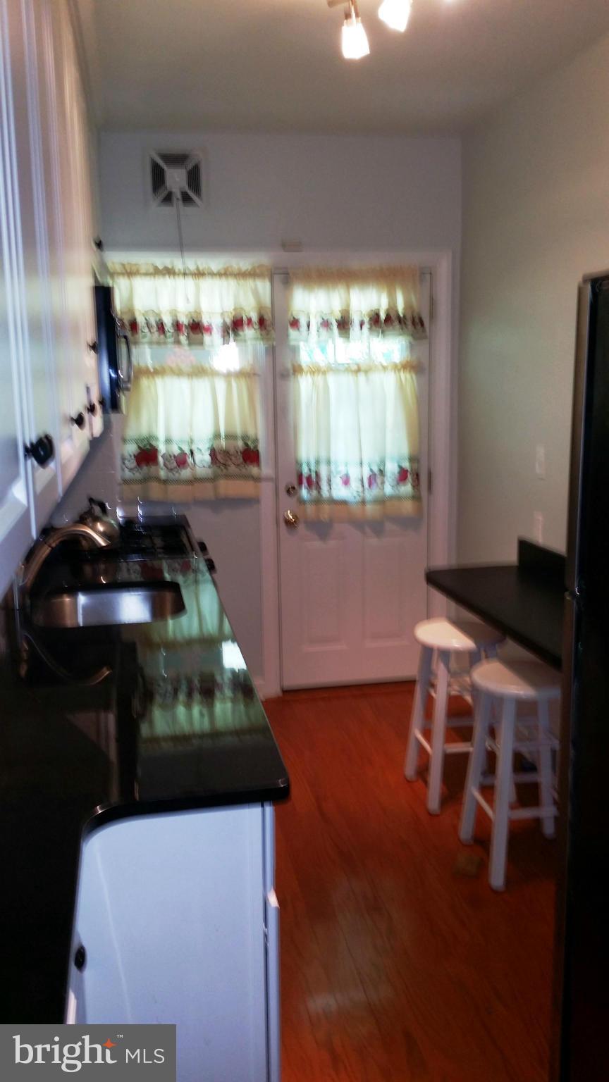 52 Hillvale Road Baltimore, MD 21229 - Photo 13 of 21 Kitchen