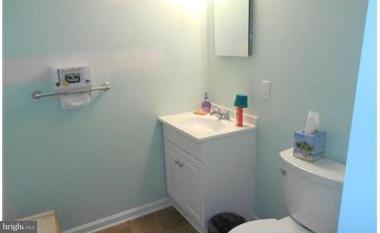 52 Hillvale Road Baltimore, MD 21229 - Photo 19 of 21 Bath
