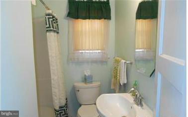 52 Hillvale Road Baltimore, MD 21229 - Photo 20 of 21 Bath