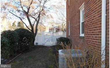 52 Hillvale Road Baltimore, MD 21229 - Photo 5 of 21 Exterior (General)