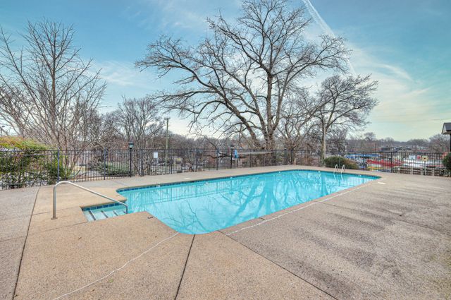 $349,500 | 4425 Westlawn Drive, Unit D106, Nashville, TN 37209