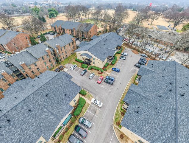 $349,500 | 4425 Westlawn Drive, Unit D106, Nashville, TN 37209