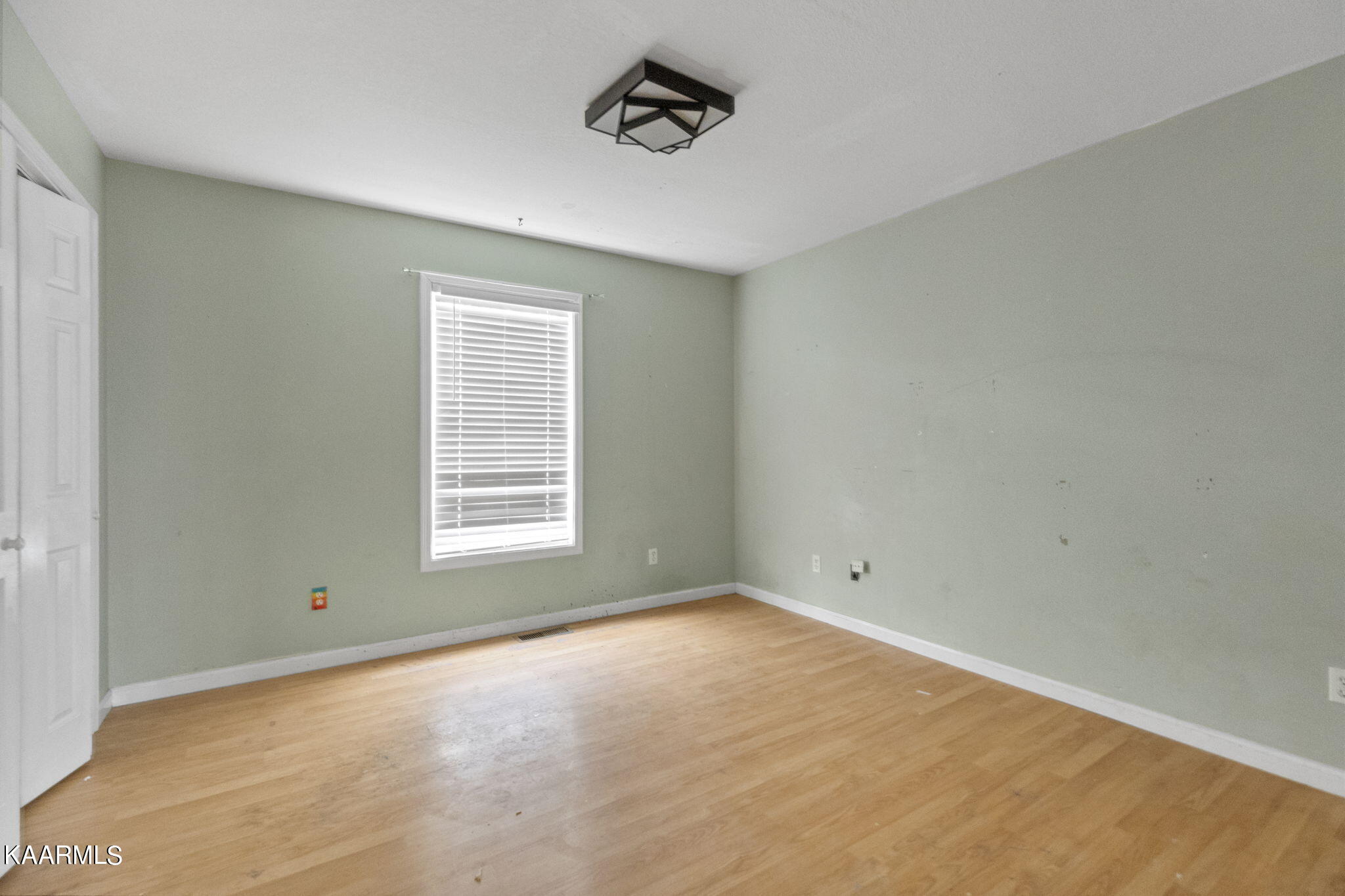 2050 Buckingham Road Greeneville, TN 37743 - Photo 23 of 37 23-web-or-mls-217A2107