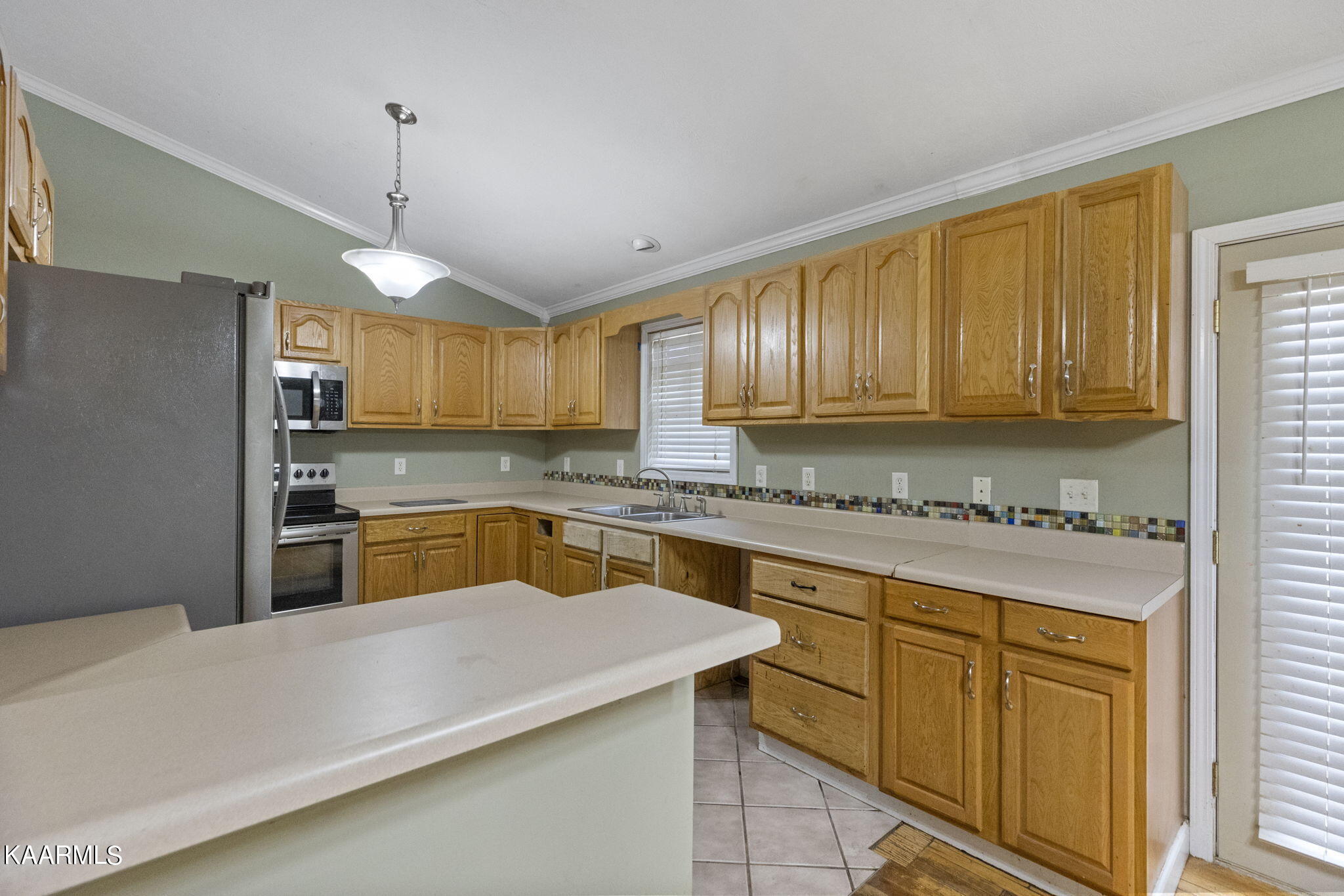 2050 Buckingham Road Greeneville, TN 37743 - Photo 28 of 37 28-web-or-mls-217A2129