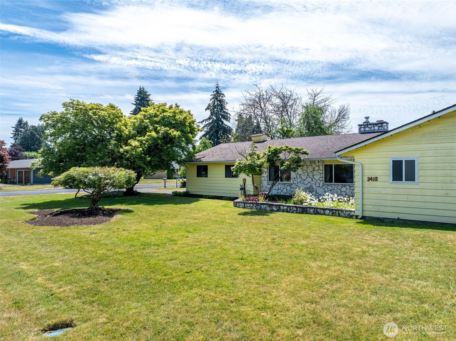 3412 Russell Road Centralia, WA 98531 - Photo 2 of 40