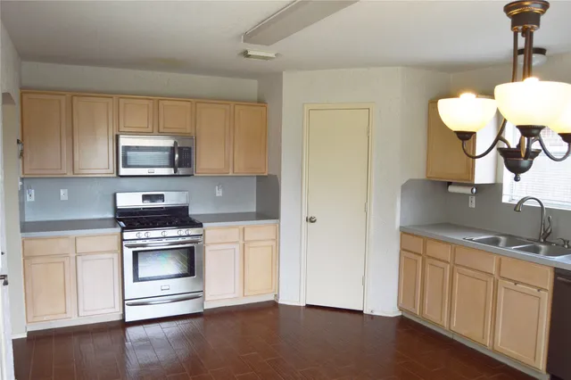 $2,000 | 23035 South Waterlily Drive, Richmond, TX 77406