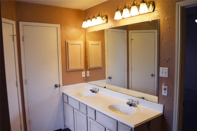 $2,000 | 23035 South Waterlily Drive, Richmond, TX 77406