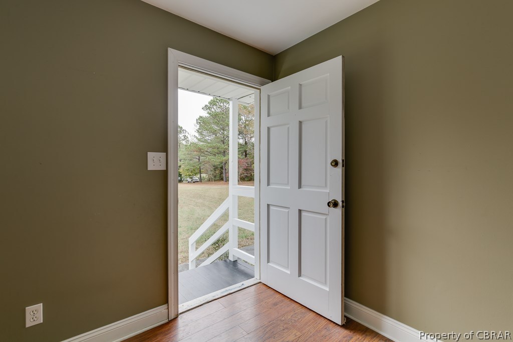7998 Guinea Road Hayes, VA 23072 - Photo 5 of 31 Gallery Image 5