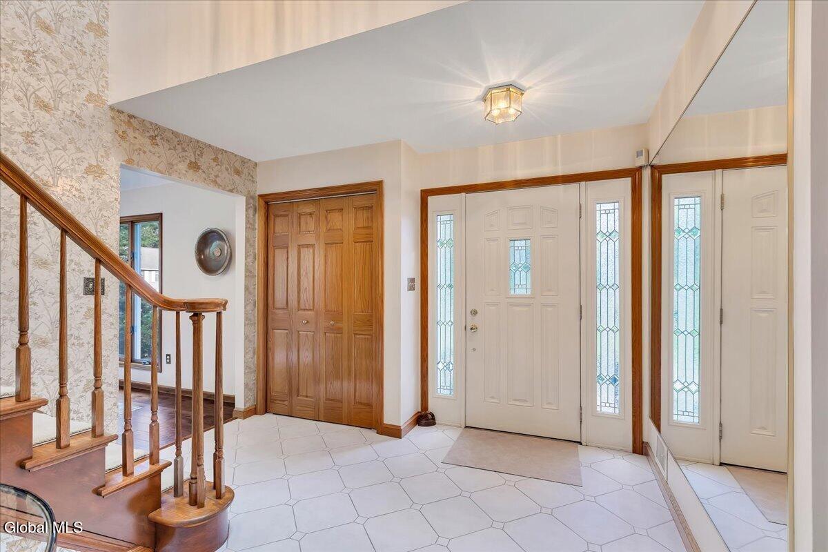 1 Oak Ridge Menands, NY 12204 - Photo 5 of 41 04-1 Oak Ridge-4