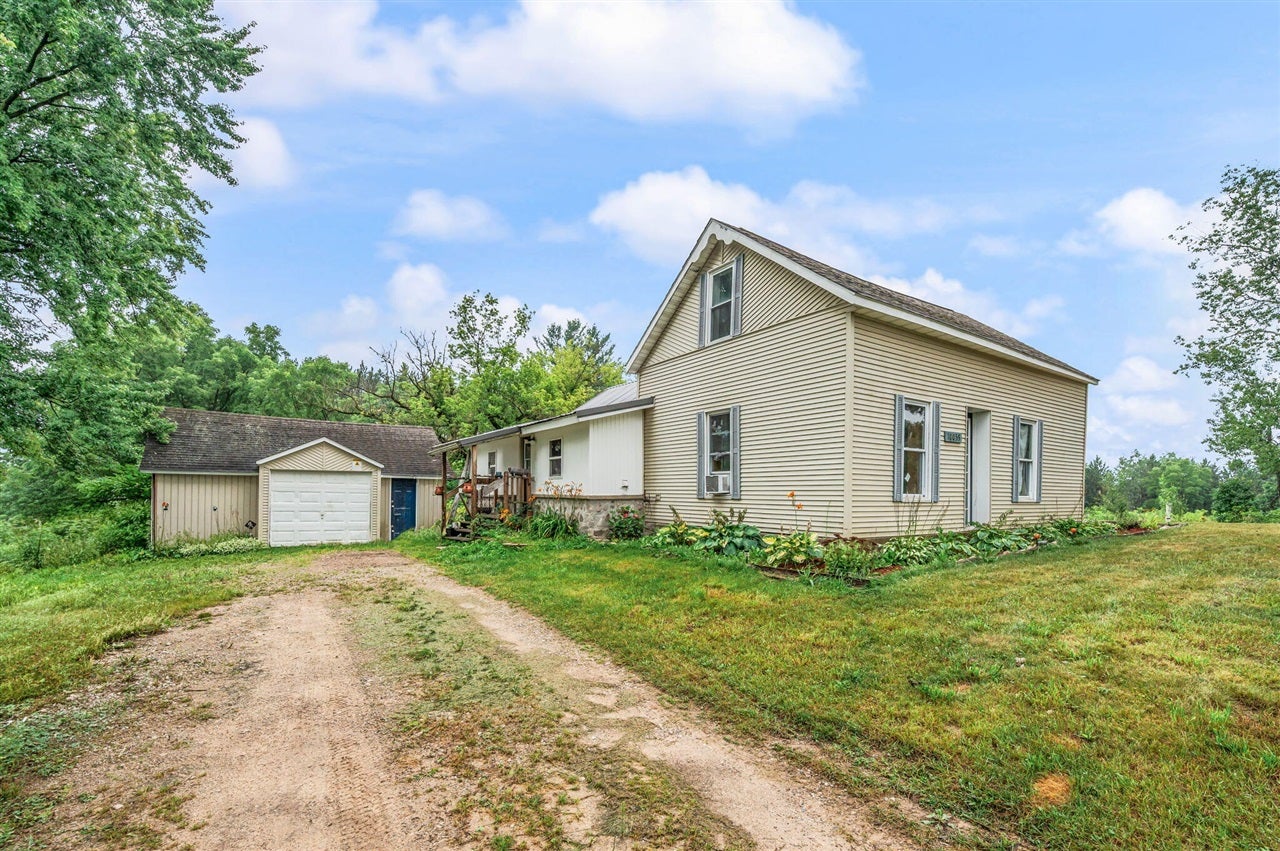 10055 8 Mile Road Evart, MI 49631 - Photo 3 of 30 Gallery Image 3