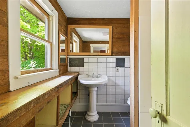 $399,000 | 46 Indian Point Road, Castleton, VT 05732