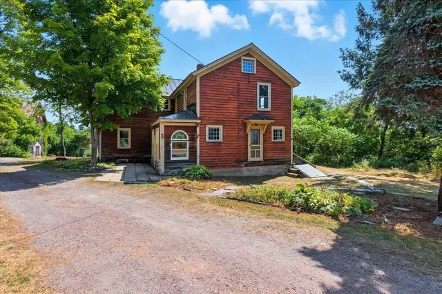 $399,000 | 46 Indian Point Road, Castleton, VT 05732