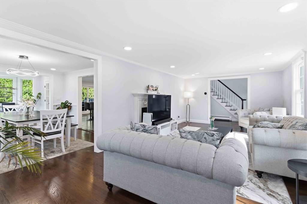 3 Sprague Road Wellesley, MA 02481 - Photo 3 of 42