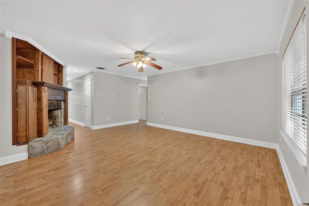 910 Kerry Street Benbrook, TX 76126 - Photo 8 of 32
