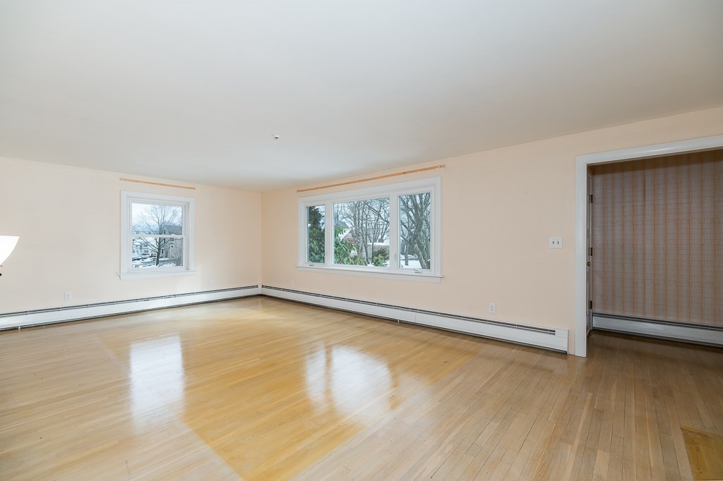 15 Beach Road Gloucester, MA 01930 - Photo 12 of 35