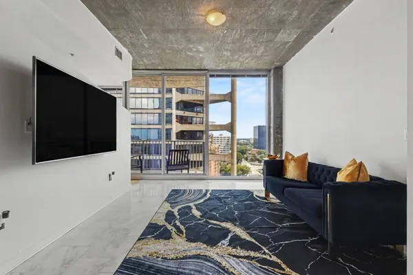 $239,900 | 400 West Peachtree Street Northwest, Unit 1812, Atlanta, GA 30308
