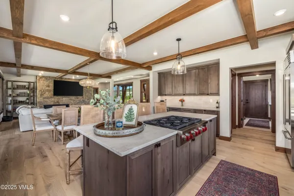 a kitchen that has a lot of cabinets in it
