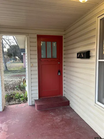$1,450 | 407 East Blair Street, Mineola, TX 75773