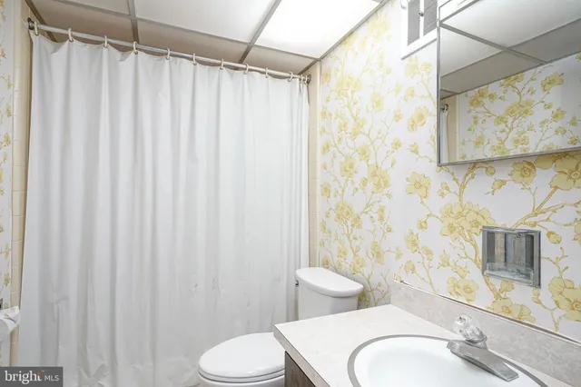 $285,000 | 4 West Close, Moorestown, NJ 08057