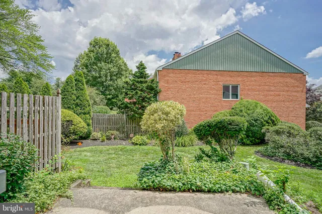 $285,000 | 4 West Close, Moorestown, NJ 08057