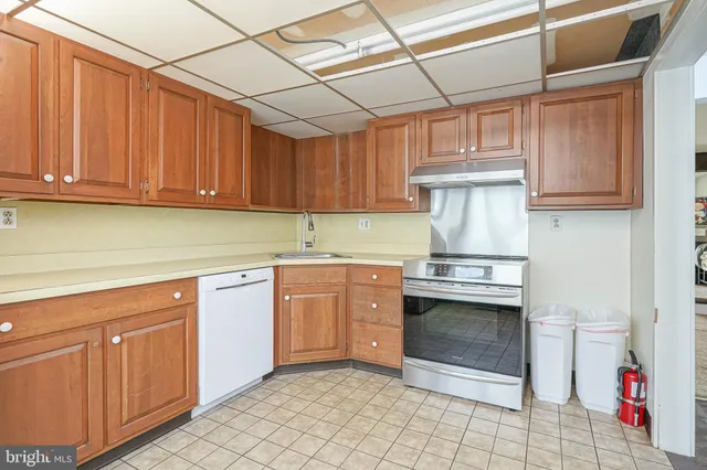 $285,000 | 4 West Close, Moorestown, NJ 08057