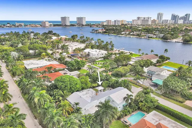$2,600,000 | 1025 North Southlake Drive, Hollywood, FL 33019