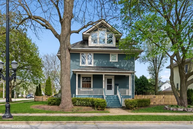 $1,450 | 403 South Hough Street, Unit LL, Barrington, IL 60010