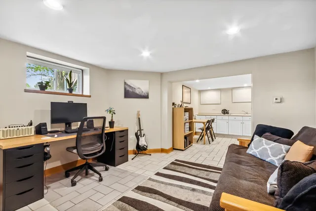 $1,450 | 403 South Hough Street, Unit LL, Barrington, IL 60010