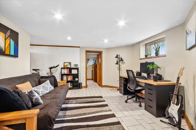 $1,450 | 403 South Hough Street, Unit LL, Barrington, IL 60010