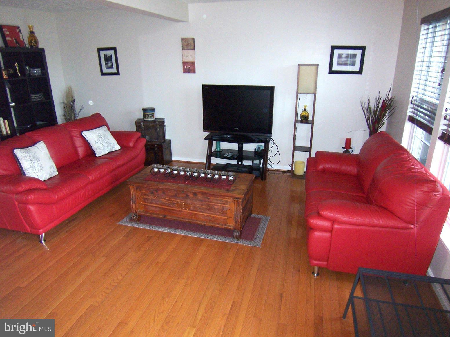 529 Constant Ridge Court Abingdon, MD 21009 - Photo 5 of 33 Living Room