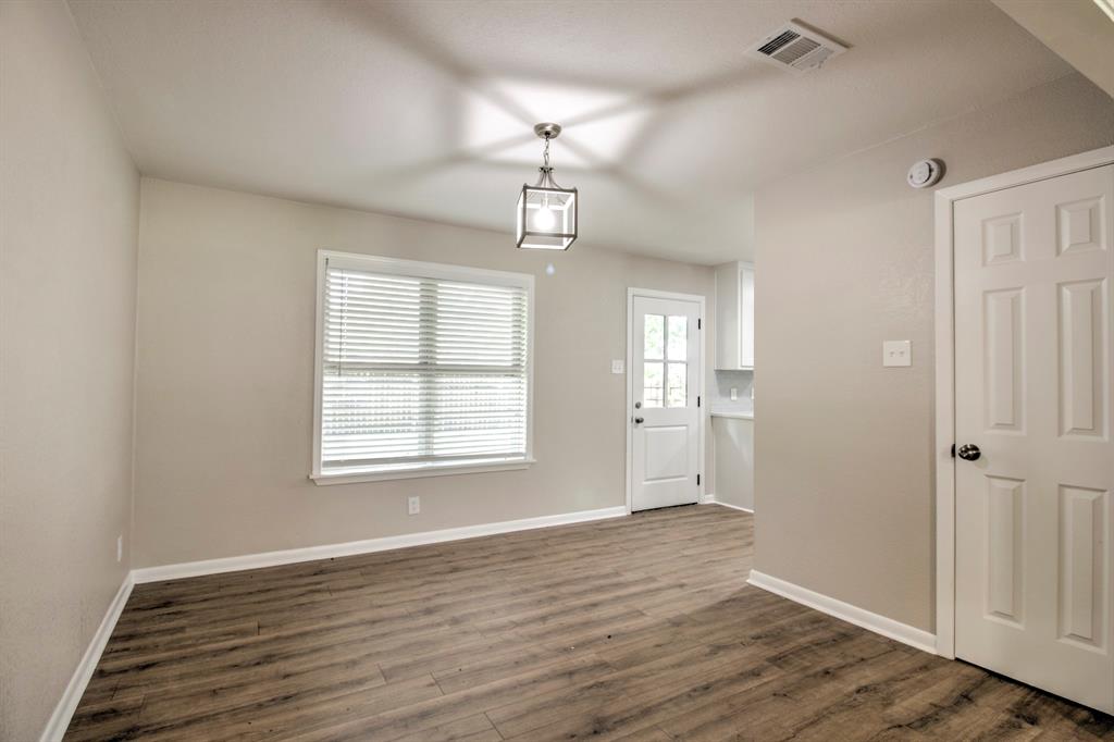 327 West McKinney Street Pilot Point, TX 76258 - Photo 9 of 29