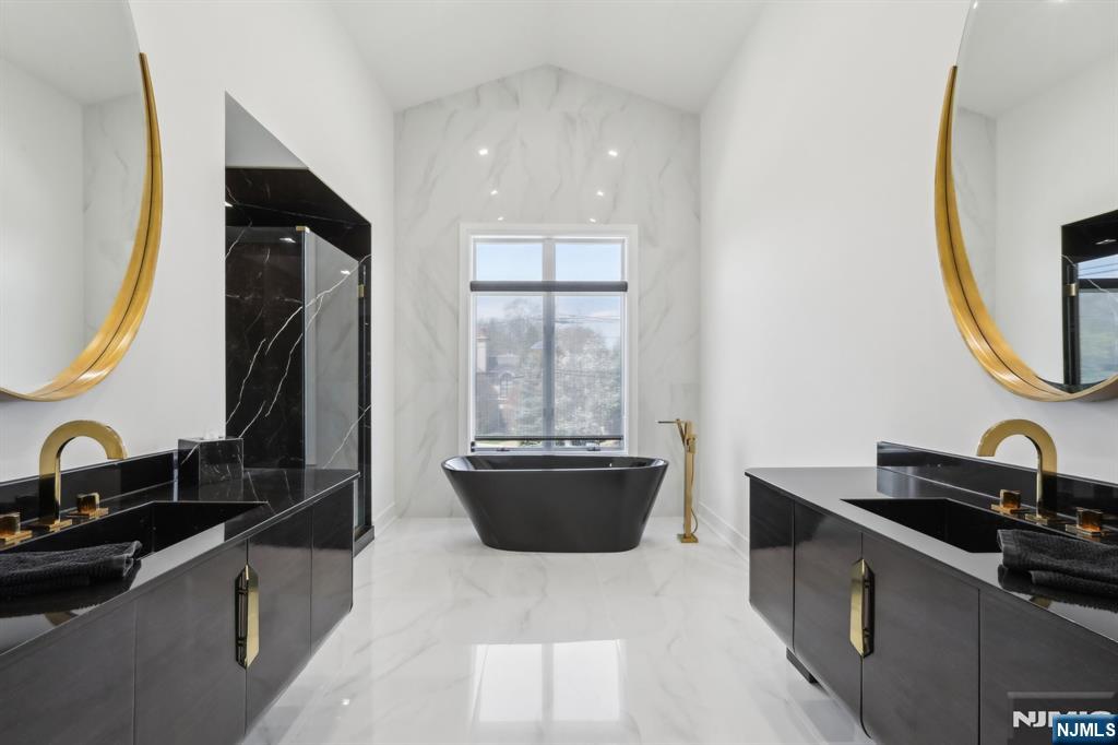 63 Roberts Road Englewood Cliffs, NJ 07632 - Photo 25 of 47