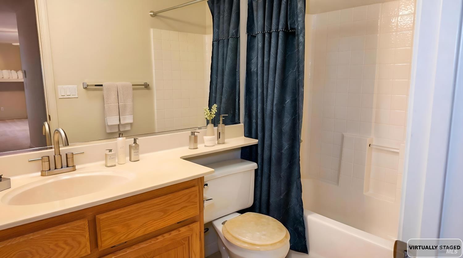 4124 Singletree Way Fairfield, CA 94533 - Photo 25 of 43 a bathroom with a sink toilet vanity and tub
