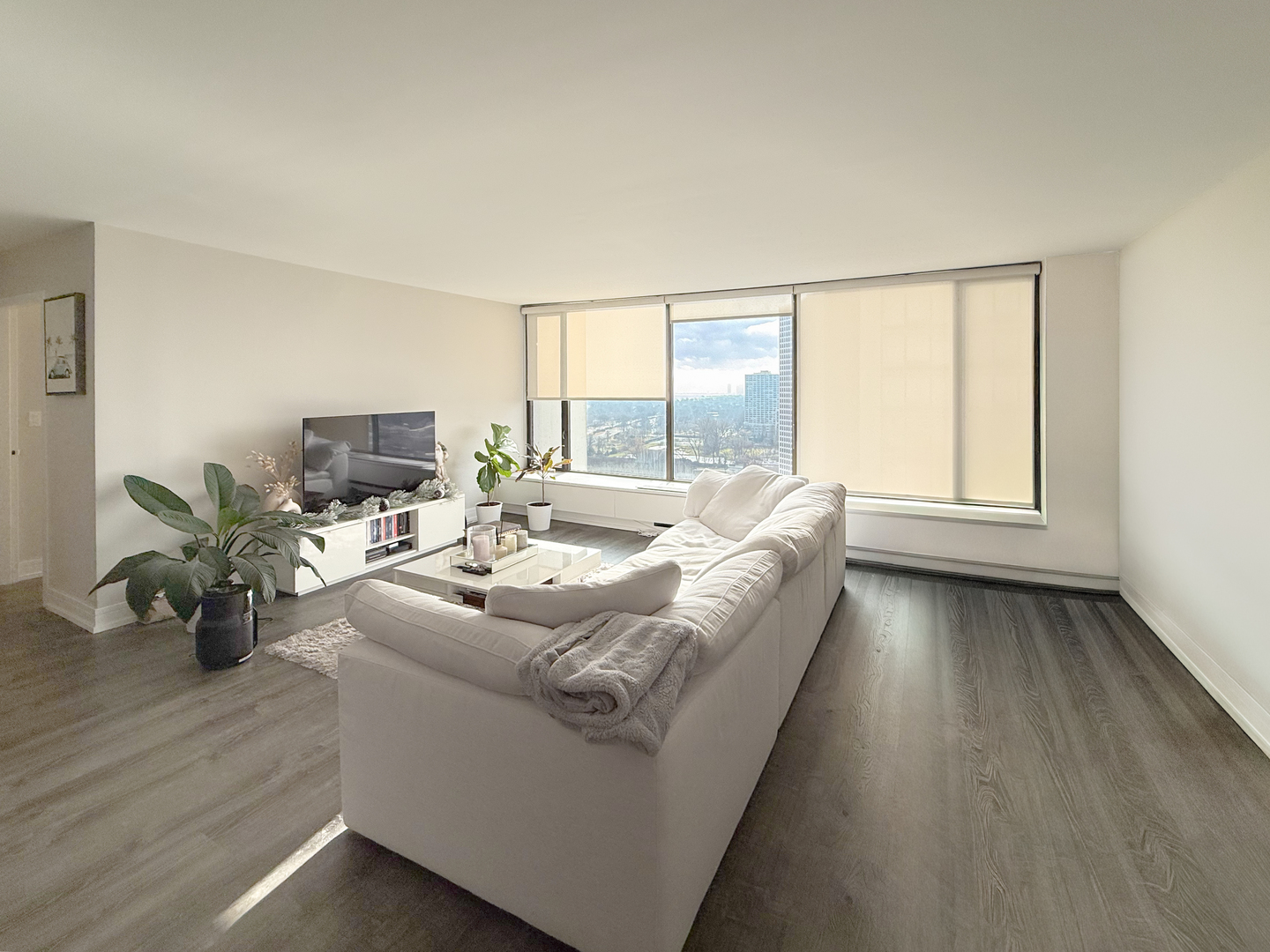 5455 North Sheridan Road, Unit 2108 Chicago, IL 60640 - Photo 2 of 11