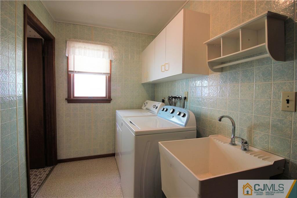 252 Rues Lane East Brunswick, NJ 08816 - Photo 11 of 25 Gallery Image 11