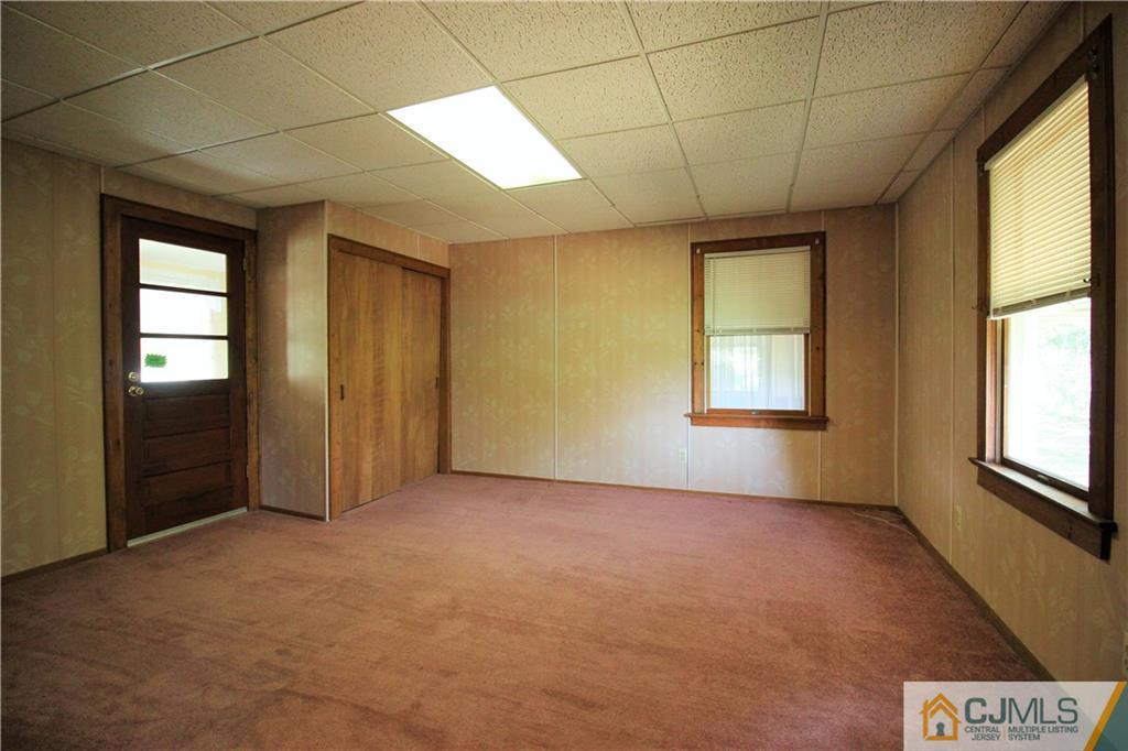 252 Rues Lane East Brunswick, NJ 08816 - Photo 12 of 25 Gallery Image 12